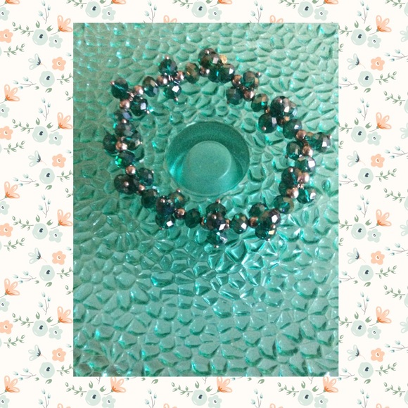 AuroraBorealis Silver Bead Stretch Bracelet NWOT - Picture 5 of 7